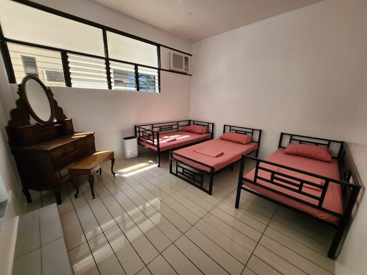 חדר שינה בקומת קרקע