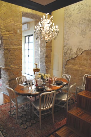 New 5 Star Emotional & Luxury Apt. gallery image 3