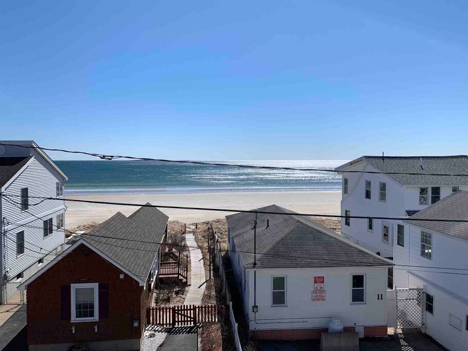 East Grand Ave Cozy Beachfront Condo Condominiums for Rent in Old