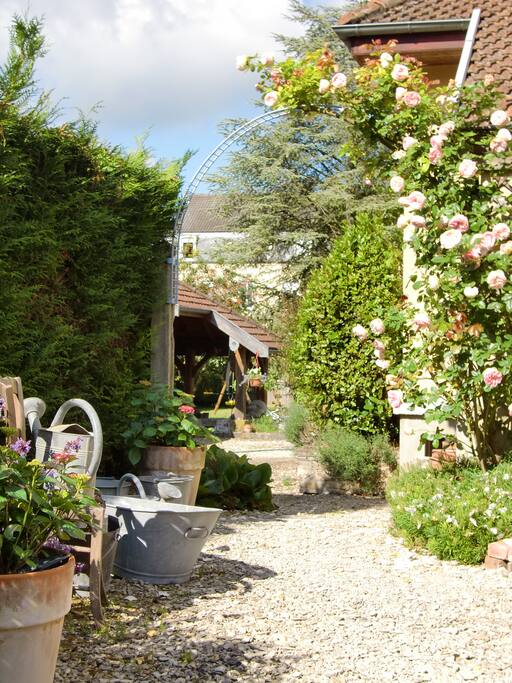 L'accès à la chambre côté jardin