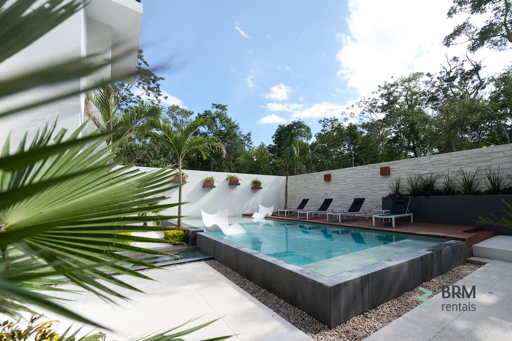 Amazing pool!