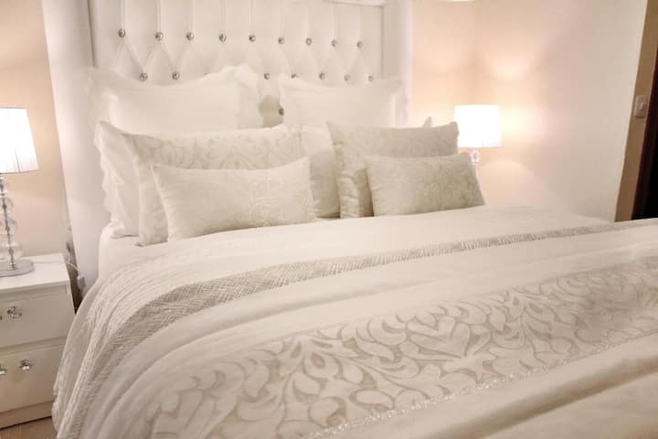 2ª cuarto de matrimonio, cama de 1,50 para 2 personas.