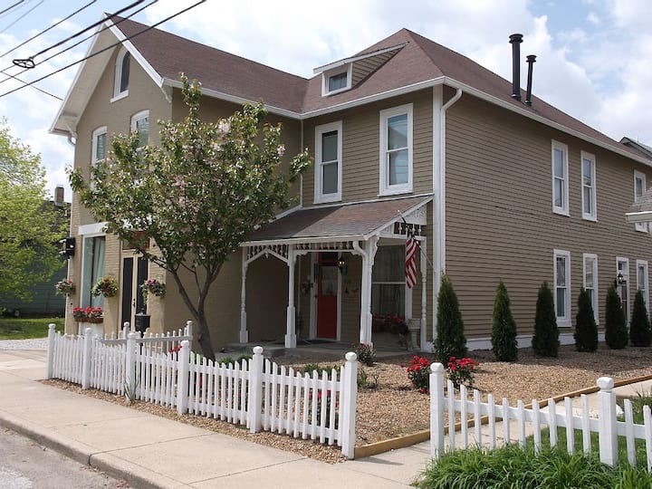 Downtown Indy Home En Historic Lockerbie Square - ¡7 Bloques Del Centro De La Ciudad! - Indiana