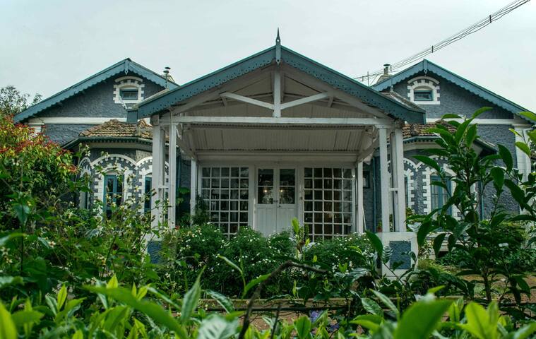 Smyrna Guest House - The Honeymoon Suite
