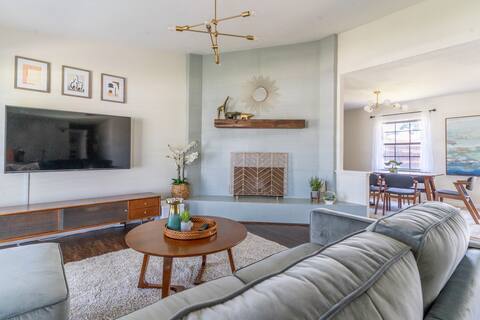 ROOMD | Mid Century Country | King Bed | BBQ Grill