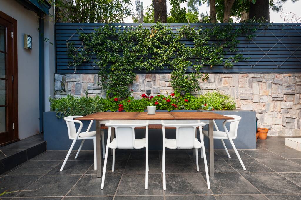 The shared courtyard.