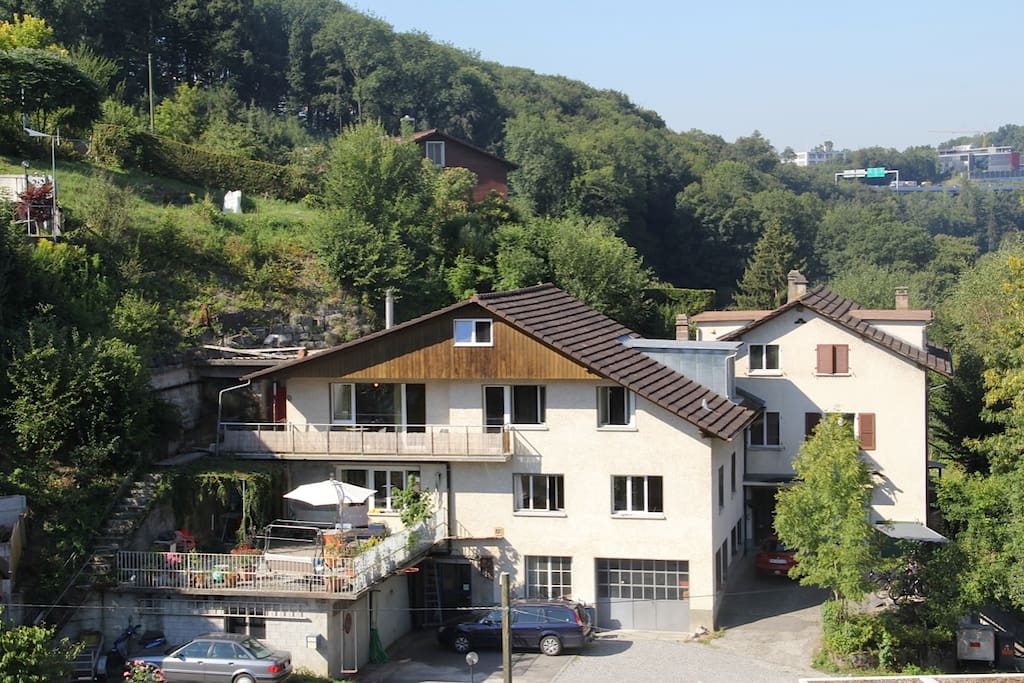 Haus von aussen, oberster Stock