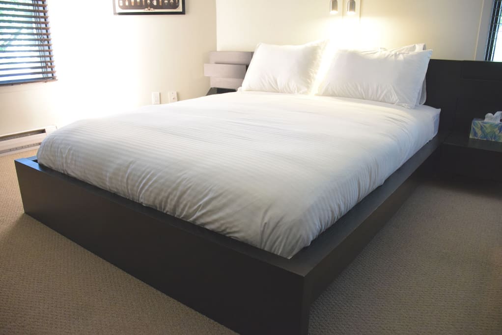 Comfy bed with memory foam mattress!