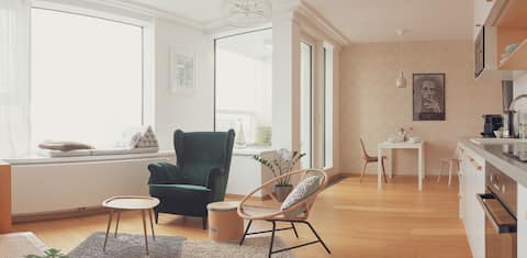 Pretty, feel at home-apartment, free parking