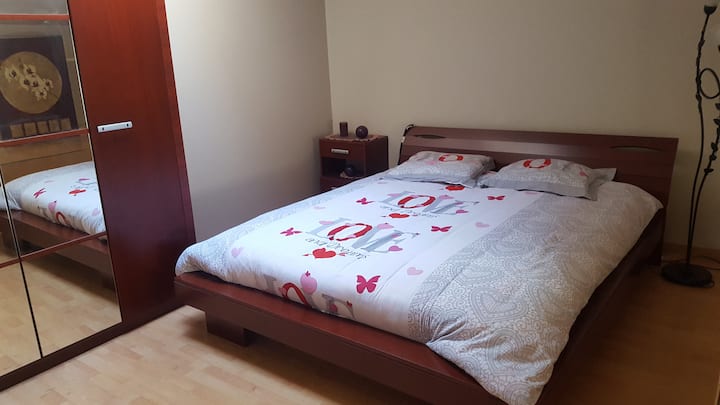 საძინებელი 1