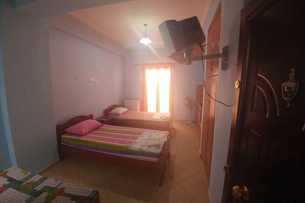 ROOM 1