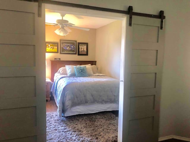 Cozy Bedroom in Heart of Roanoke, TX