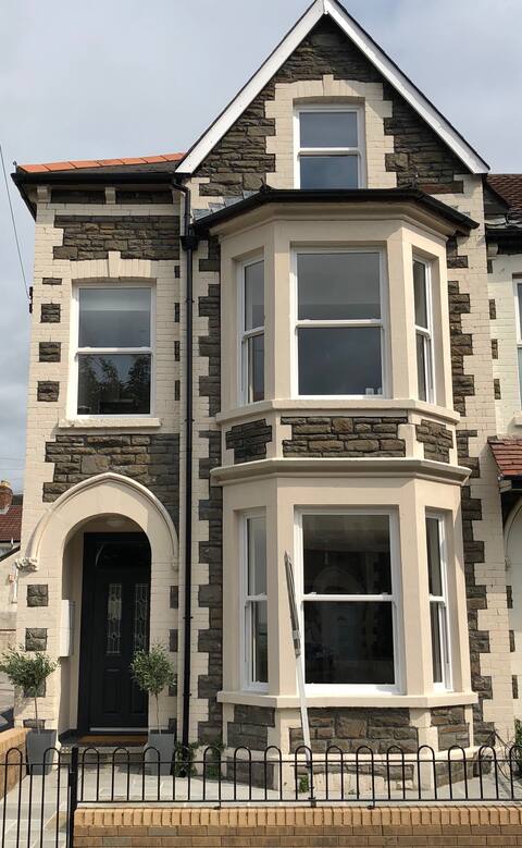 Modern apartment with Principality Stadium View!