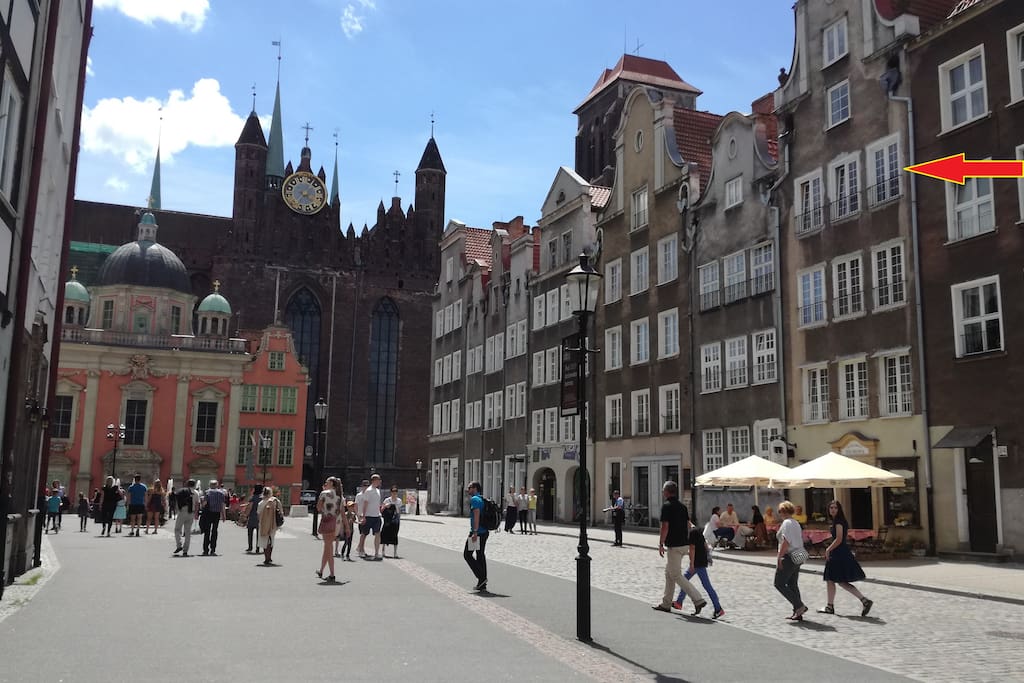 The apartment is situated by one of the most representative streets of Gdańsk