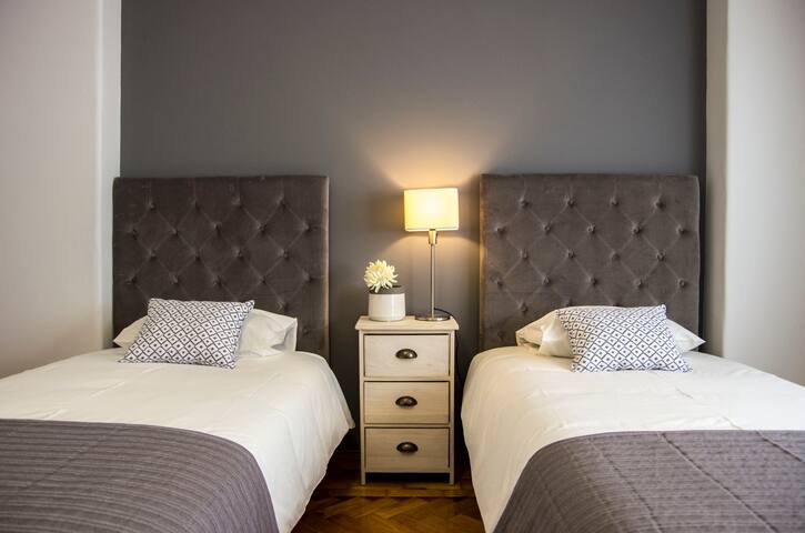 30 guests Upper Class gallery image 2