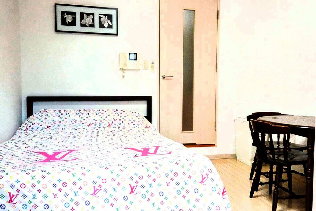 Queen size bed