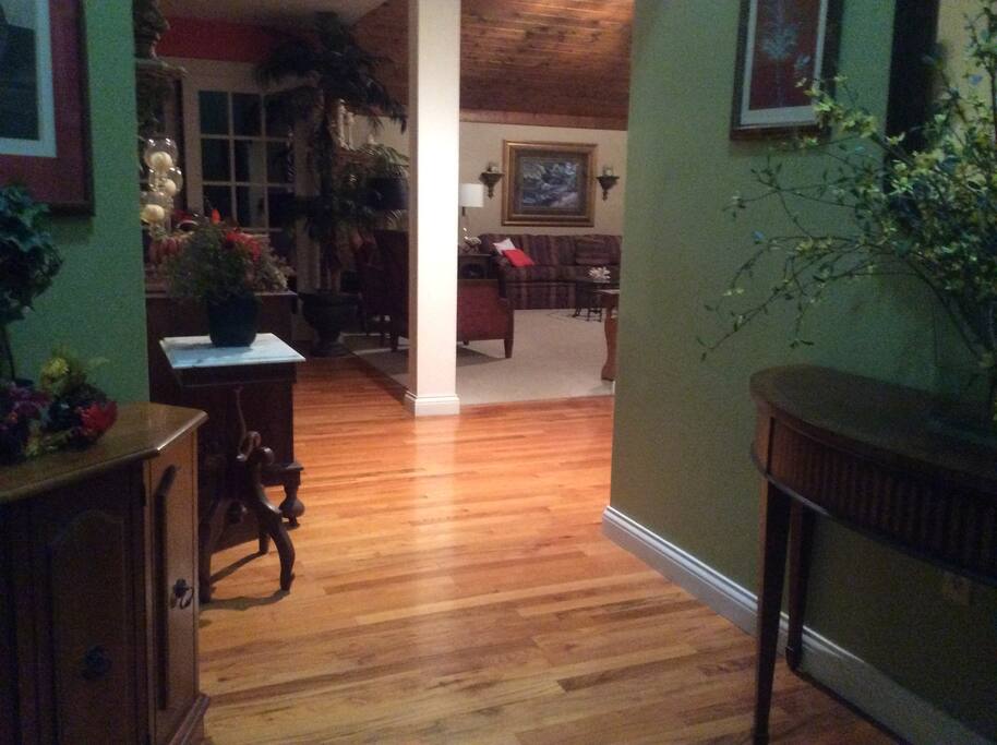 Foyer in to Living Room
