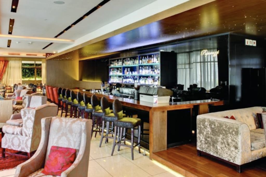 Hotel Lounge & Bar