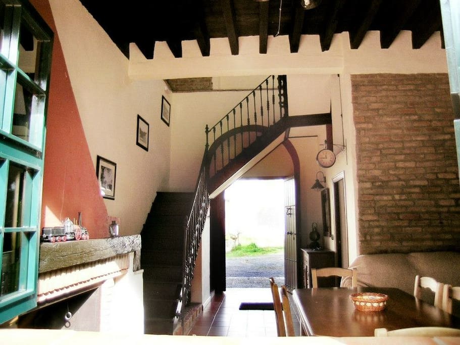 Salón con chimenea