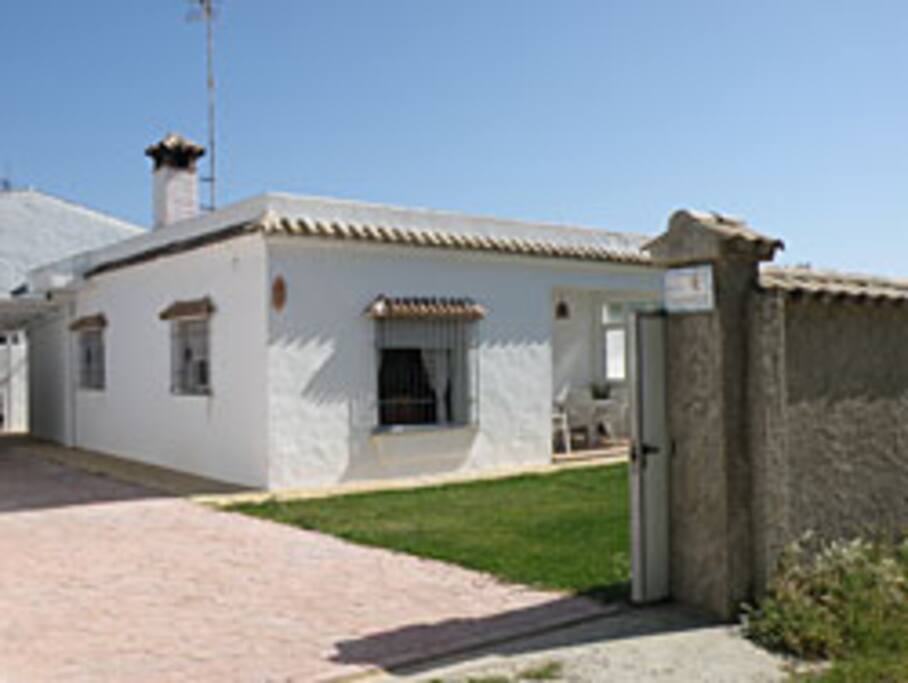 Casa la Golondrina, a menos de 150 metros de la playa.