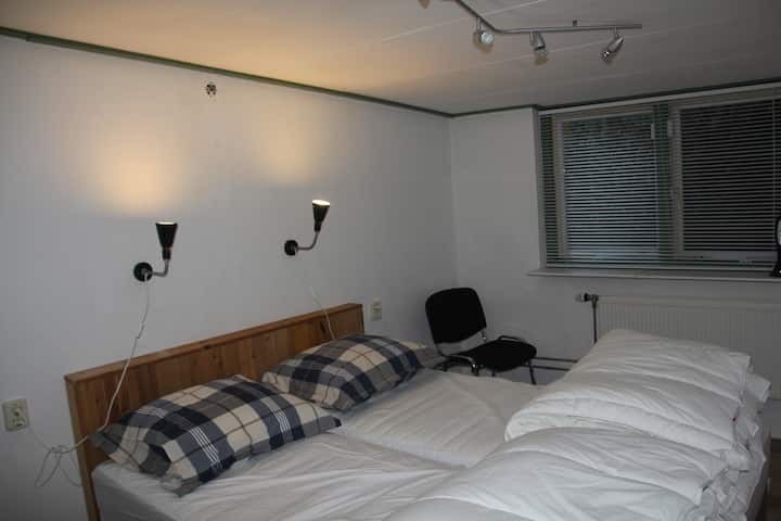 אפשר גם לחבר את חדר שינה 2
עם בסיס המיטה