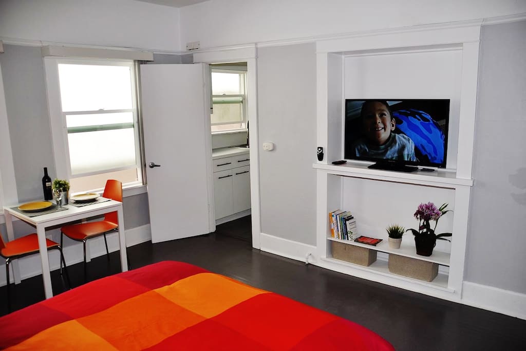 Dining table and TV. There is no cable, only limited antenna reception & HDMI