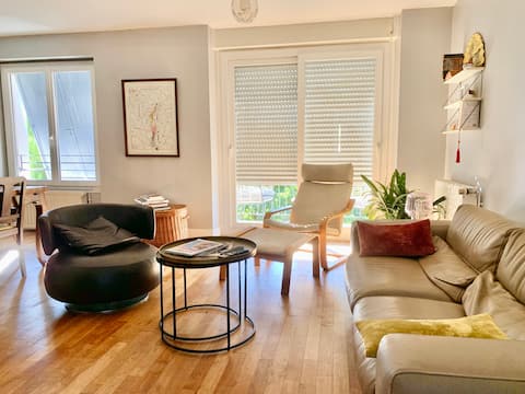 Independant flat near pompadour