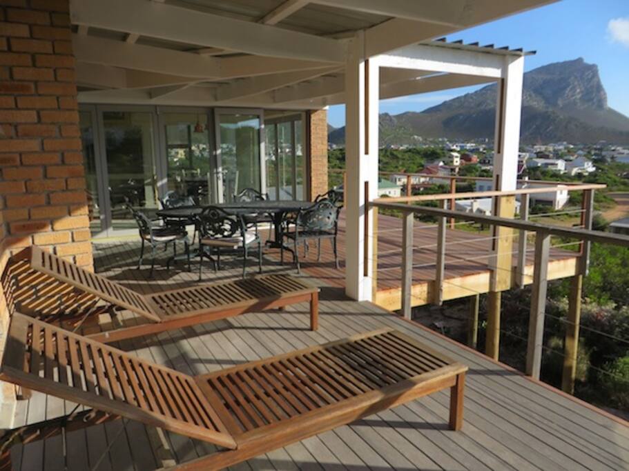 entertainment deck