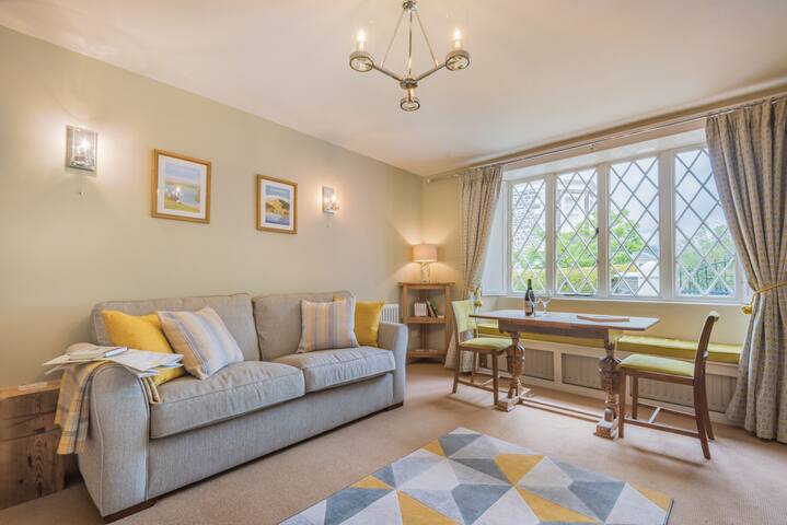 Strawberry Cottage St John St Centre Of Keswick Cottages For