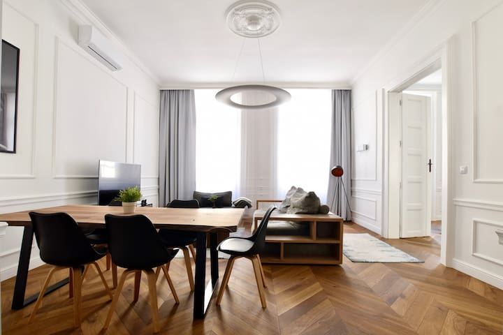 Hi5 Apartments Budapest managed Airbnb listing 2