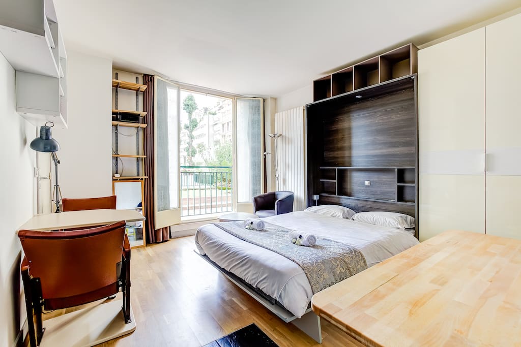 Pull-out double bed