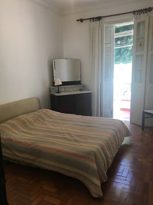 Bedroom with king size bed