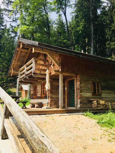Bichl-Hütte, a hiker's hut with comfort
