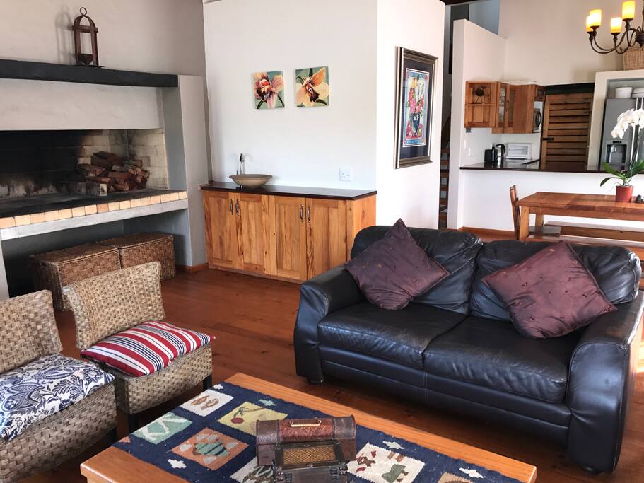 Lounge with TV