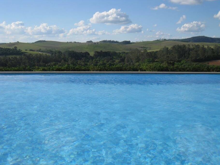 Piscina a borda infinita