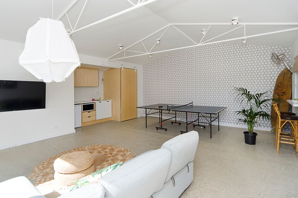 Rumpus/Bungalow (with 2 x fold out beds)