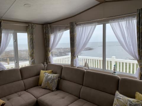 Successful Airbnb property: Beach Dreams NEW 2023 luxury sea view caravan in Newbiggin By The Sea