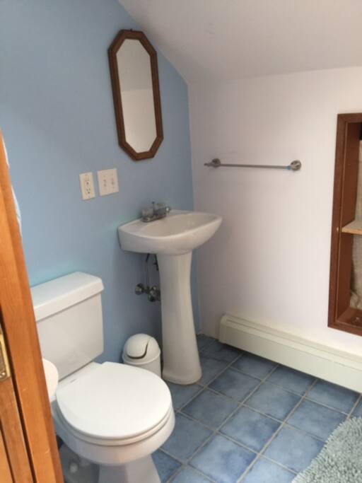 bathroom with bath/shower
