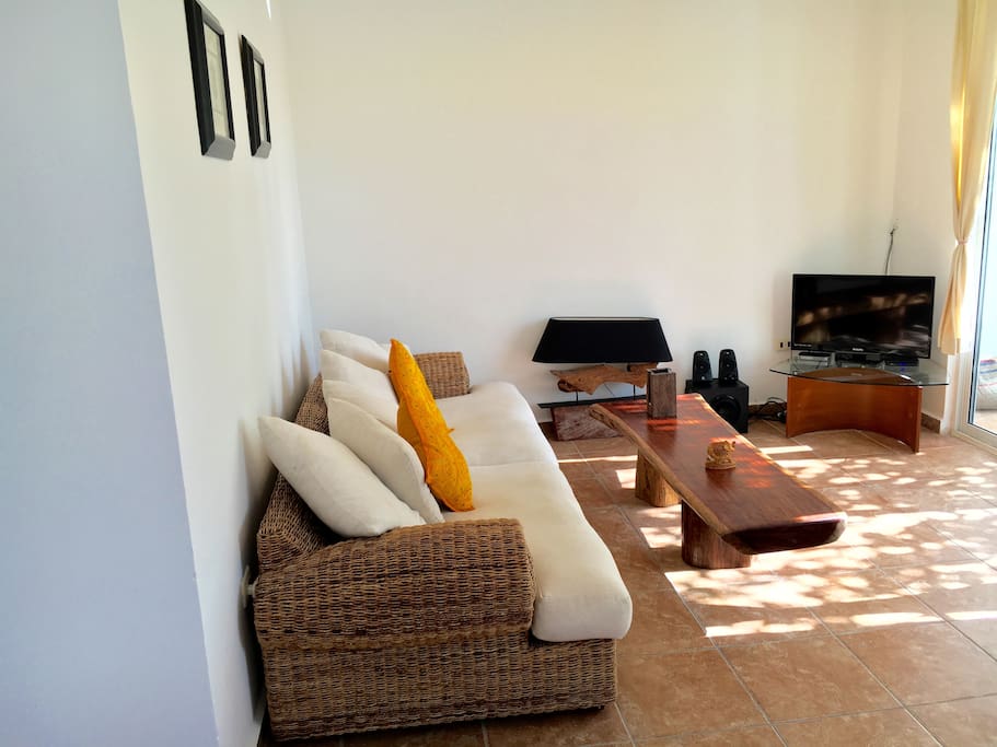 Sitting area with smart TV and wifi.