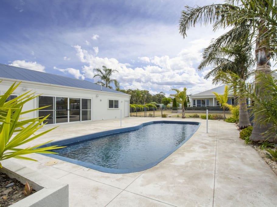 Pool house with Dining, Lounge and Kitchen facilities; radio/CD player etc