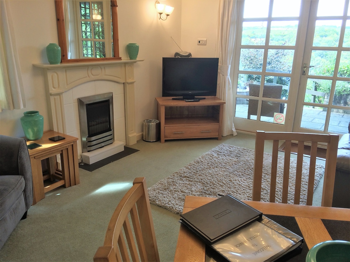 Popular Airbnb listing: Looe cottage with river views in peaceful grounds in Looe