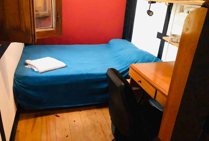 D2 dormitorio, 1 cama plaza y media, semicucheta de una plaza