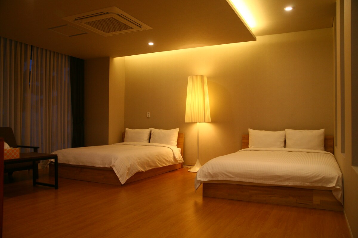 Përditësim i vitit 2016: 2 krevate me madhësi mbretëreshe