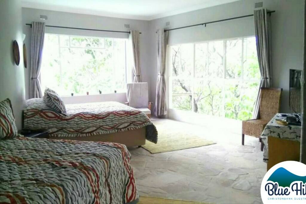 Twin room with 2 Queen Beds.