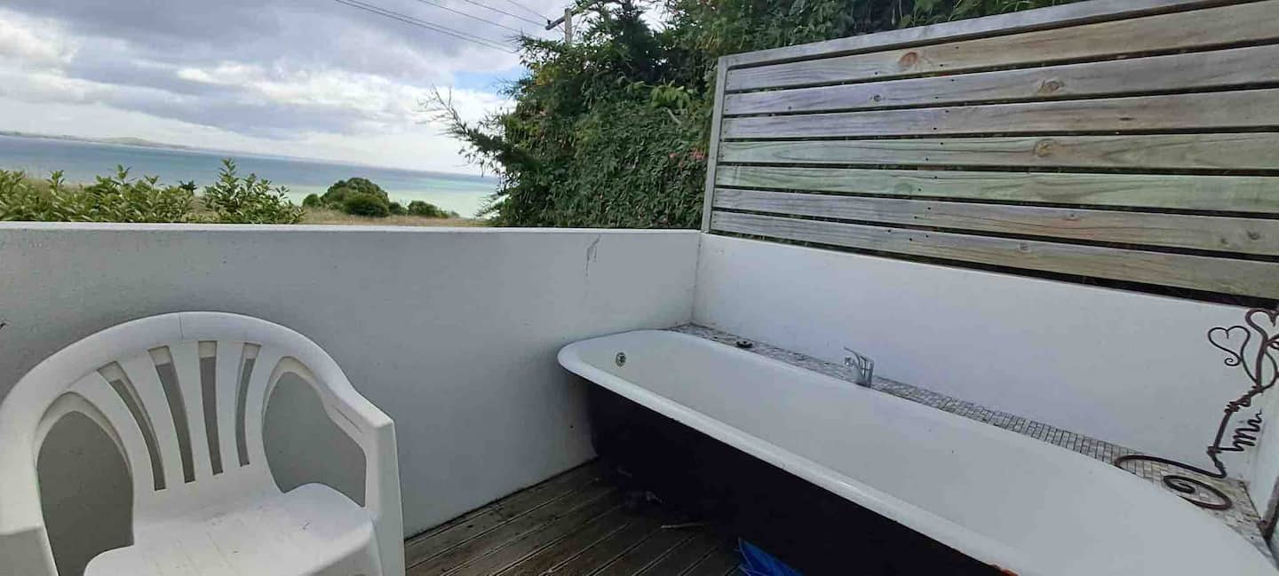 Moeraki Escape, Outdoor Bath, Modern Studio Unit 2