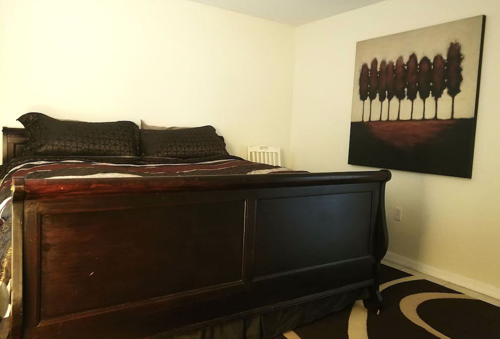 King Sleigh bed