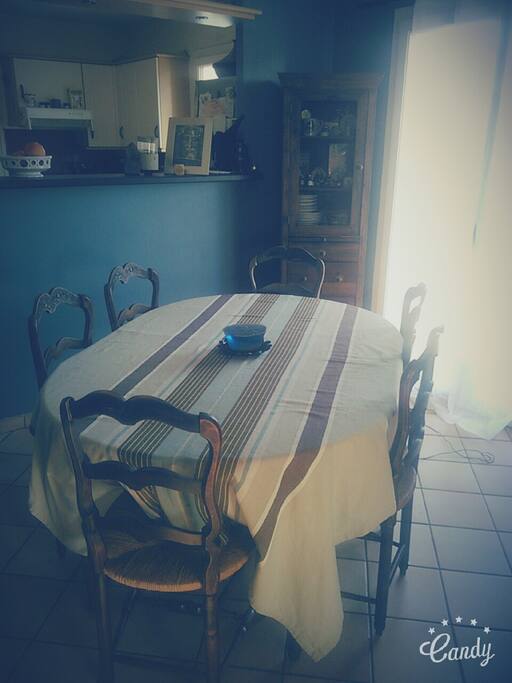 Salle à manger pour vous y installer agreablement