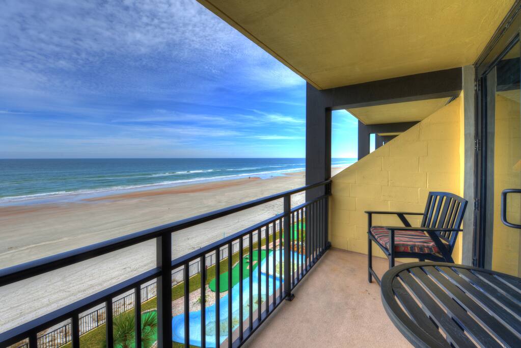 Oceanfront Balcony - 4th floor