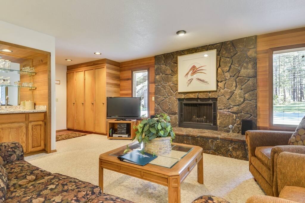 Couch,Furniture,Indoors,Room,Fireplace