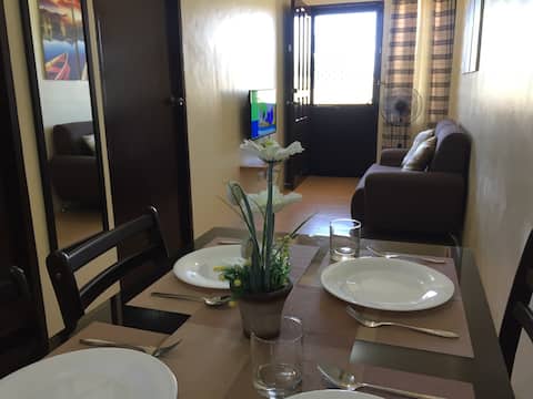 2BR 1CR FastWiFi Netflix Parking Kitchen (J)